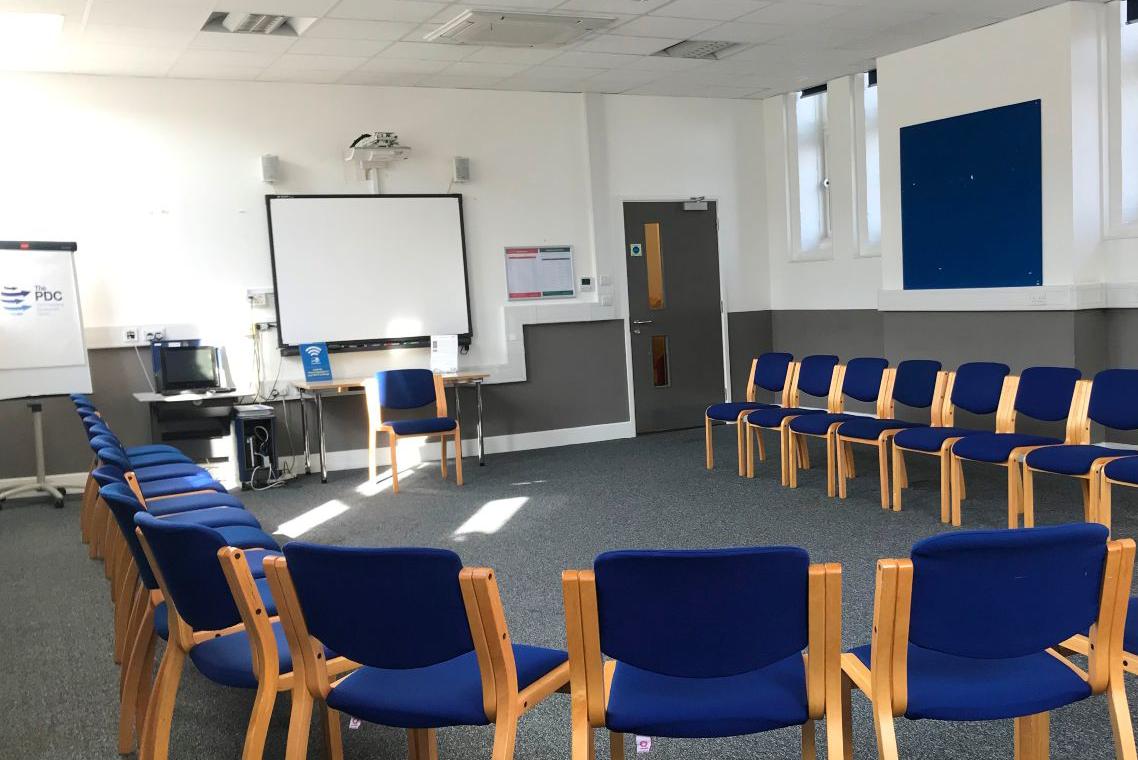 Room 101 U-shape chairs only