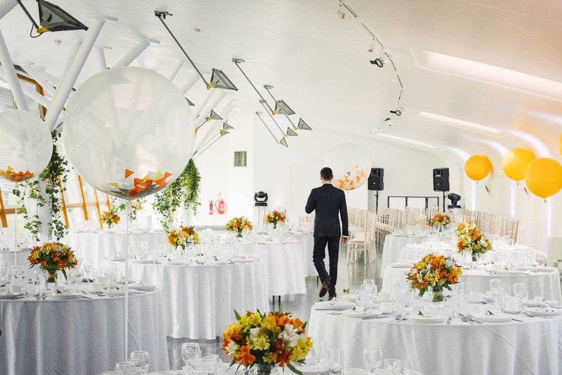 Wedding layout with balloons